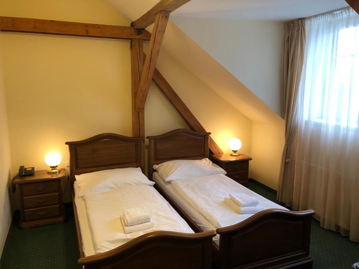 Hotel U Zamecku Cihelny カルロヴィ・ヴァリ エクステリア 写真