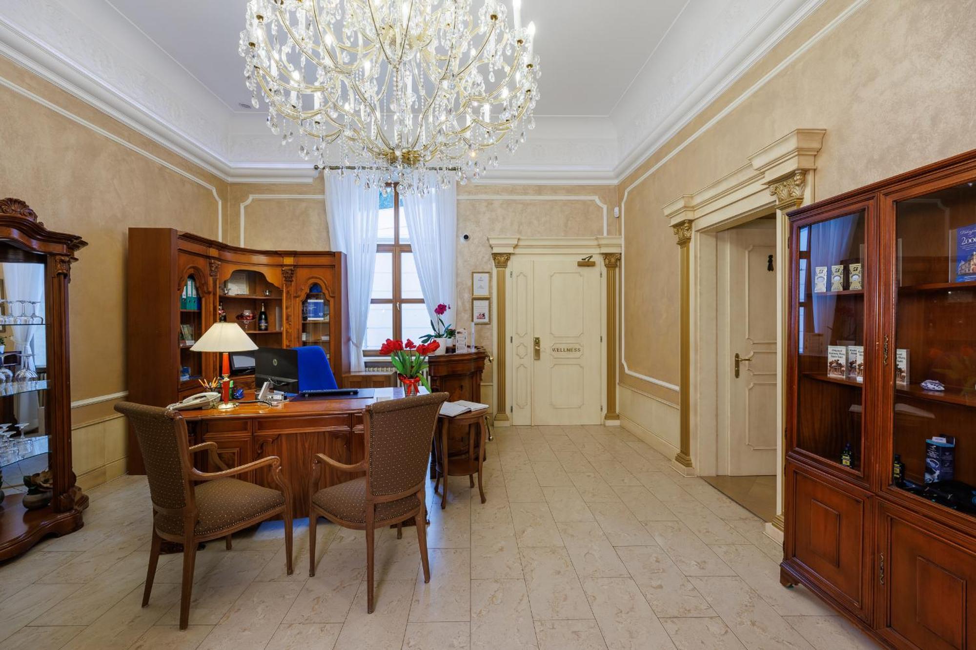 Hotel U Zamecku Cihelny カルロヴィ・ヴァリ エクステリア 写真