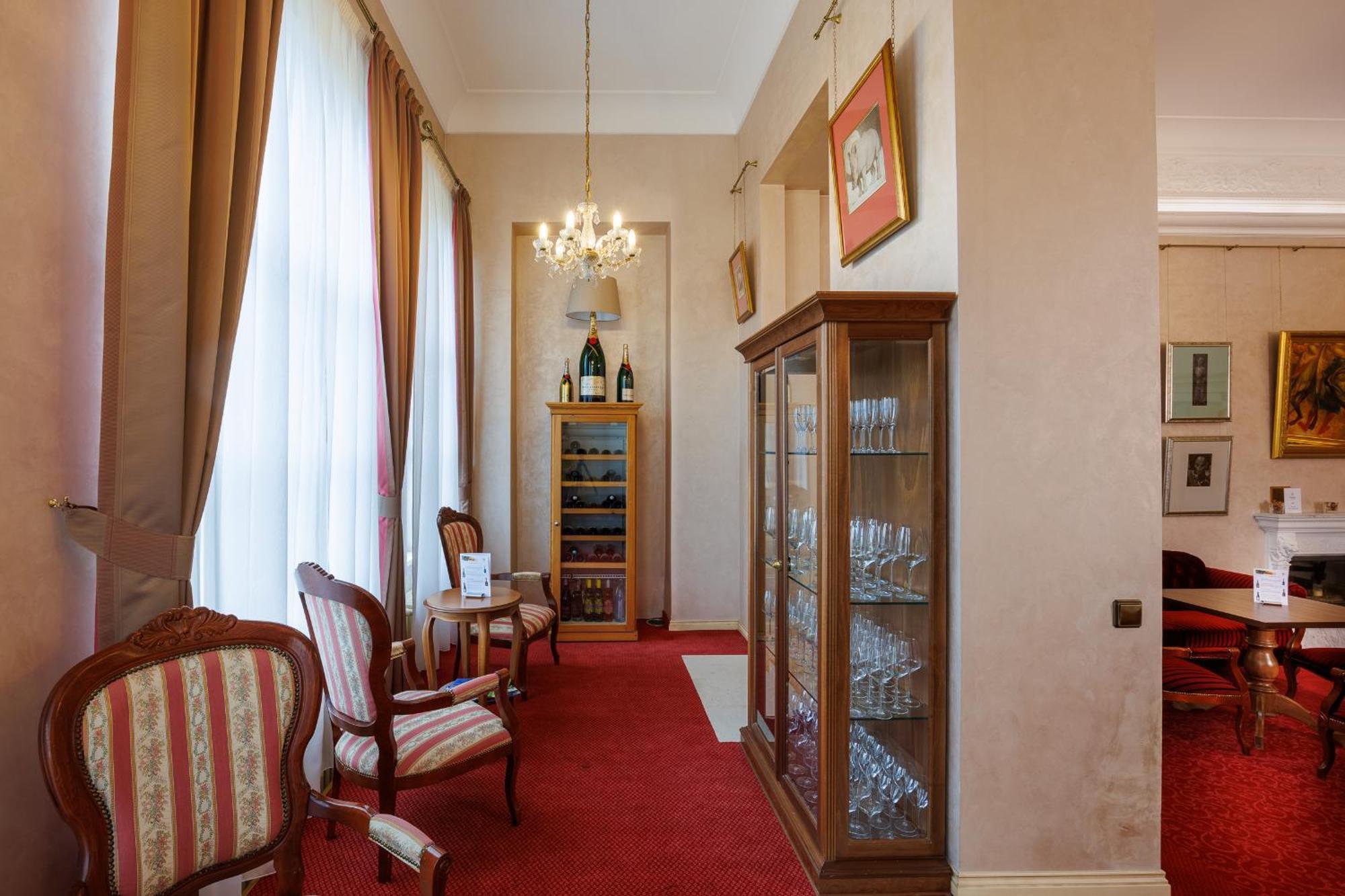 Hotel U Zamecku Cihelny カルロヴィ・ヴァリ エクステリア 写真