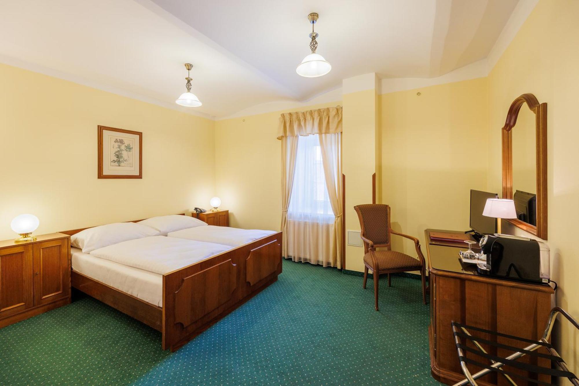 Hotel U Zamecku Cihelny カルロヴィ・ヴァリ エクステリア 写真
