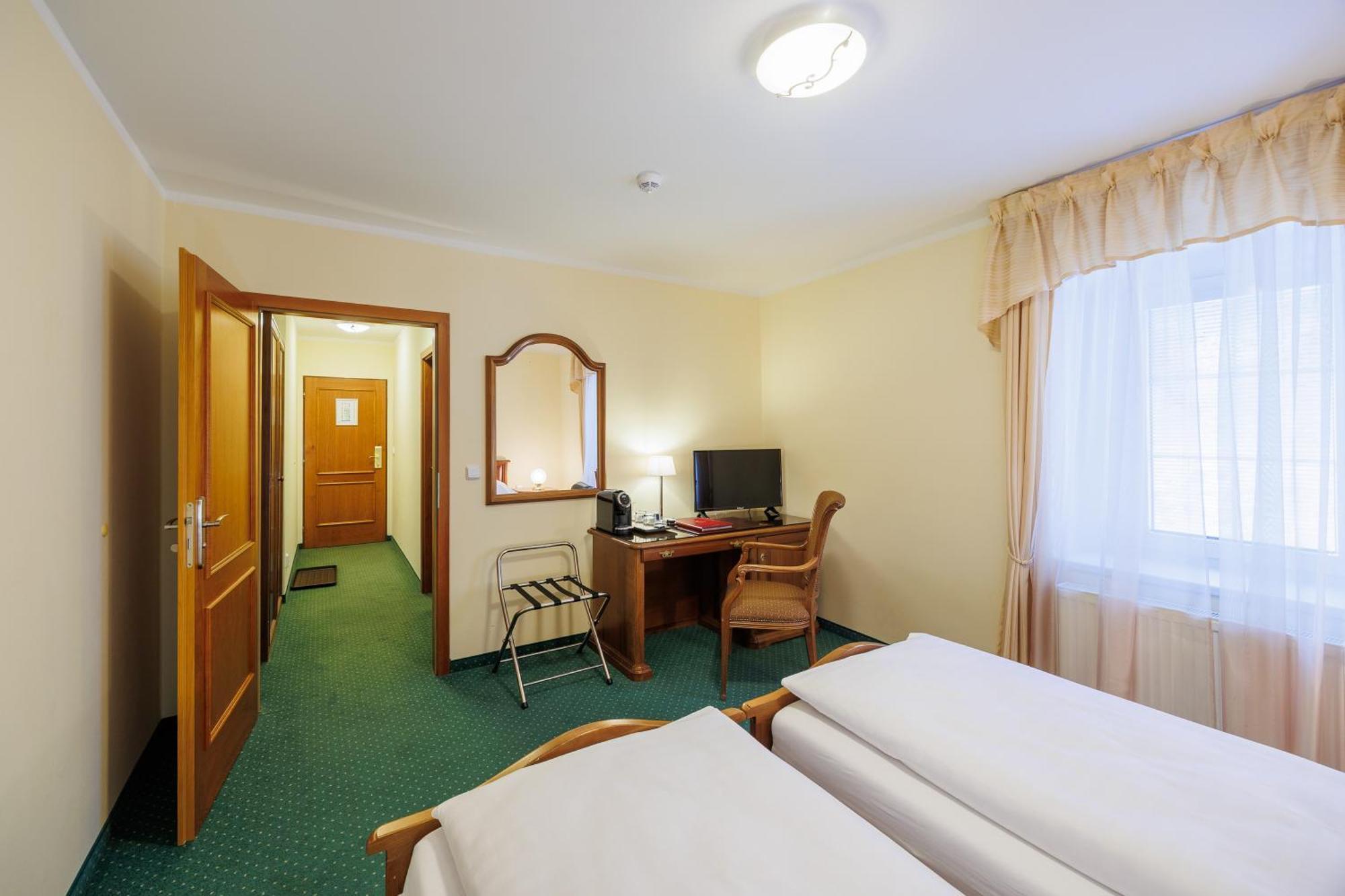 Hotel U Zamecku Cihelny カルロヴィ・ヴァリ エクステリア 写真