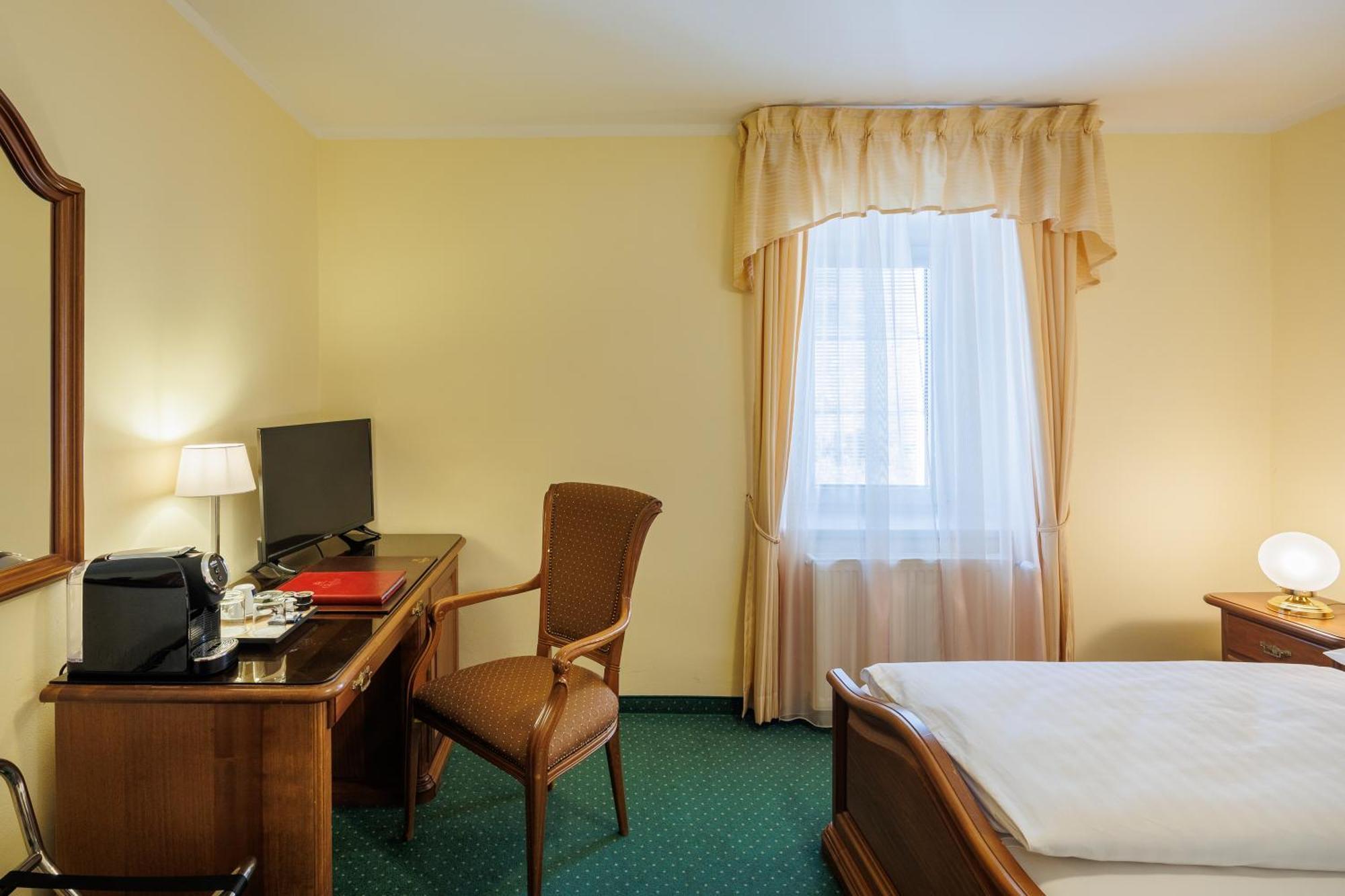 Hotel U Zamecku Cihelny カルロヴィ・ヴァリ エクステリア 写真