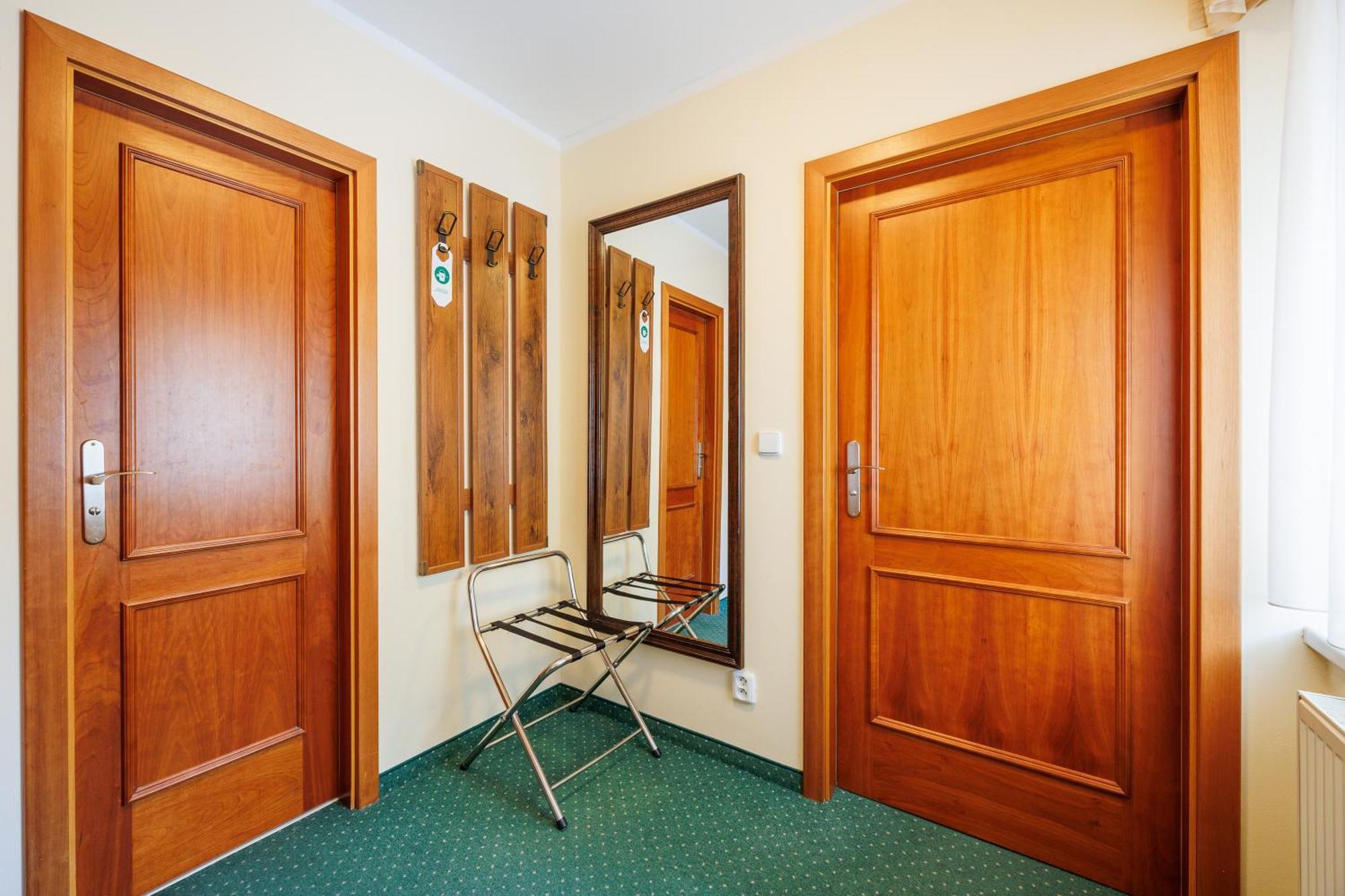Hotel U Zamecku Cihelny カルロヴィ・ヴァリ エクステリア 写真