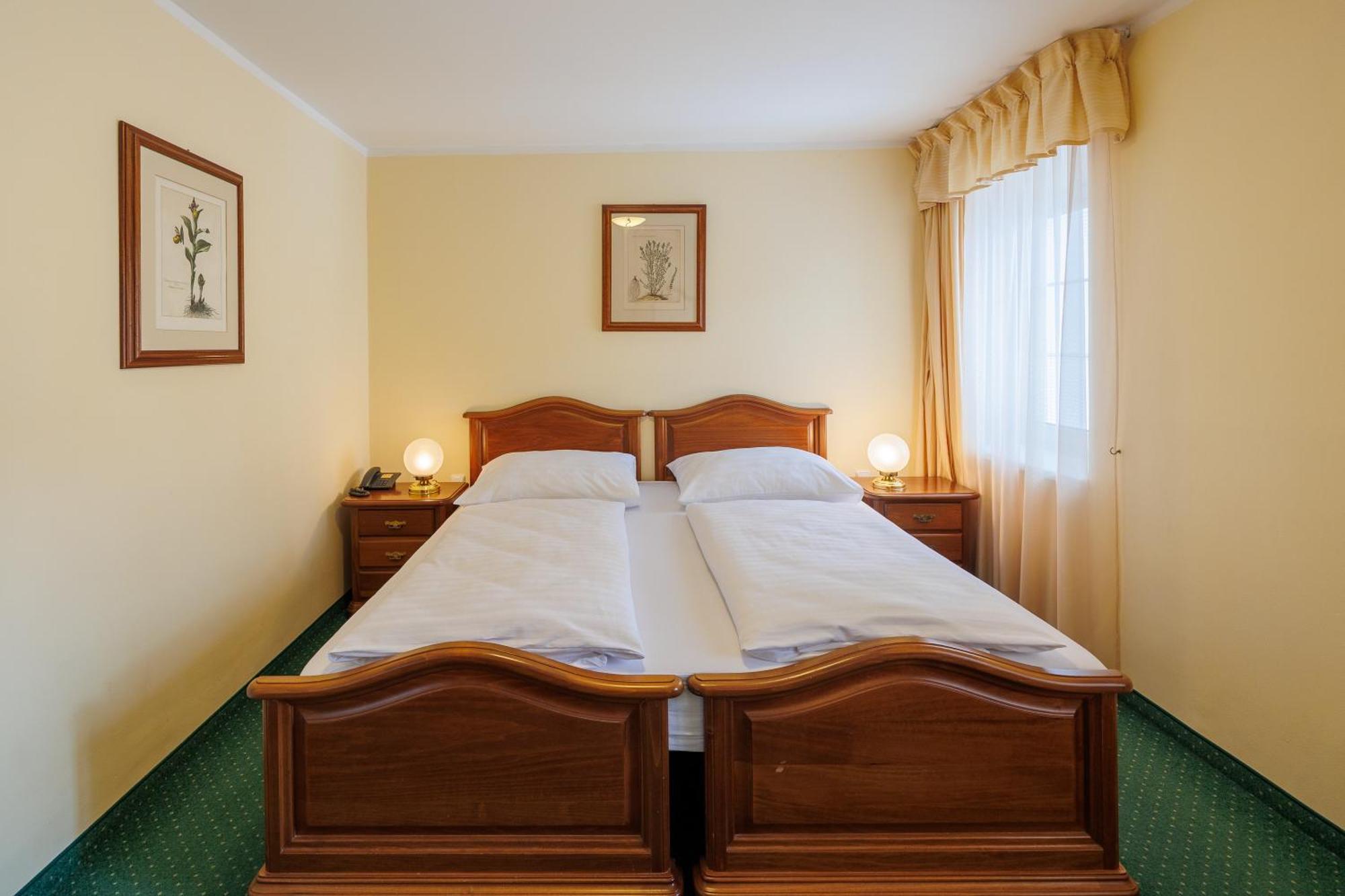 Hotel U Zamecku Cihelny カルロヴィ・ヴァリ エクステリア 写真